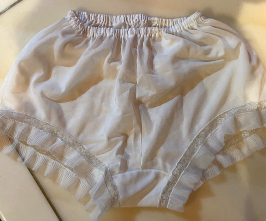 Hot Pant Branca com Babados