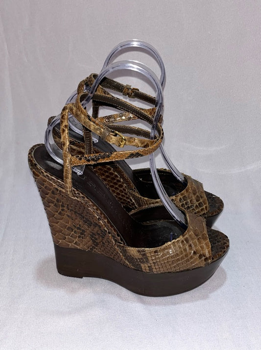 Sandália Burberry 35