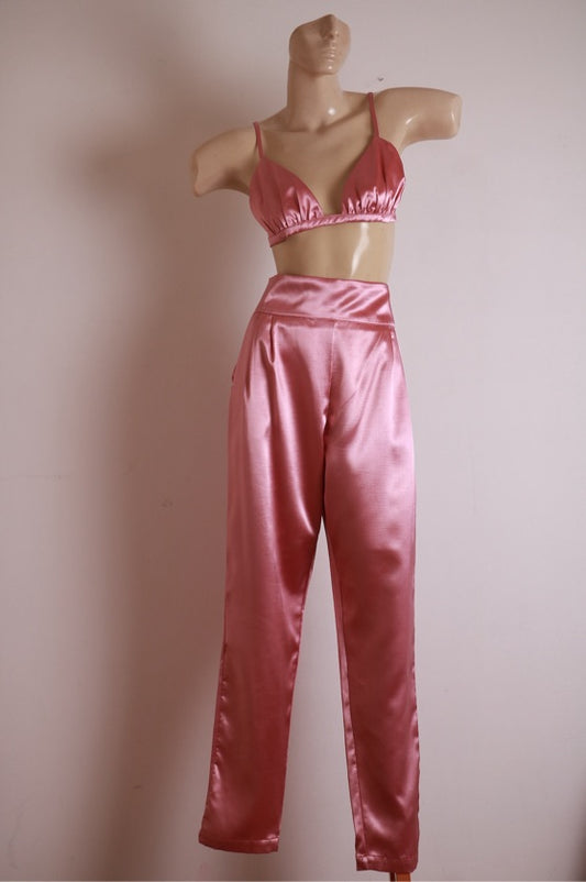 Conjunto Rosa Akomb