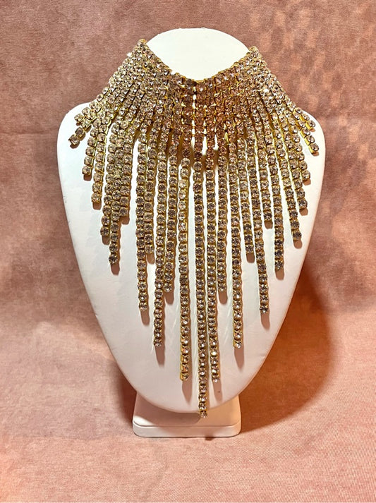 Colar Dourado com Cristais