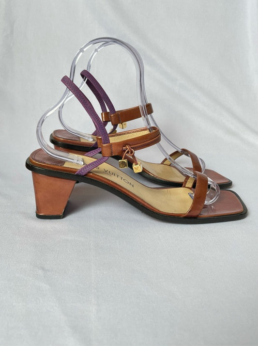 Sandália Louis Vuitton 35