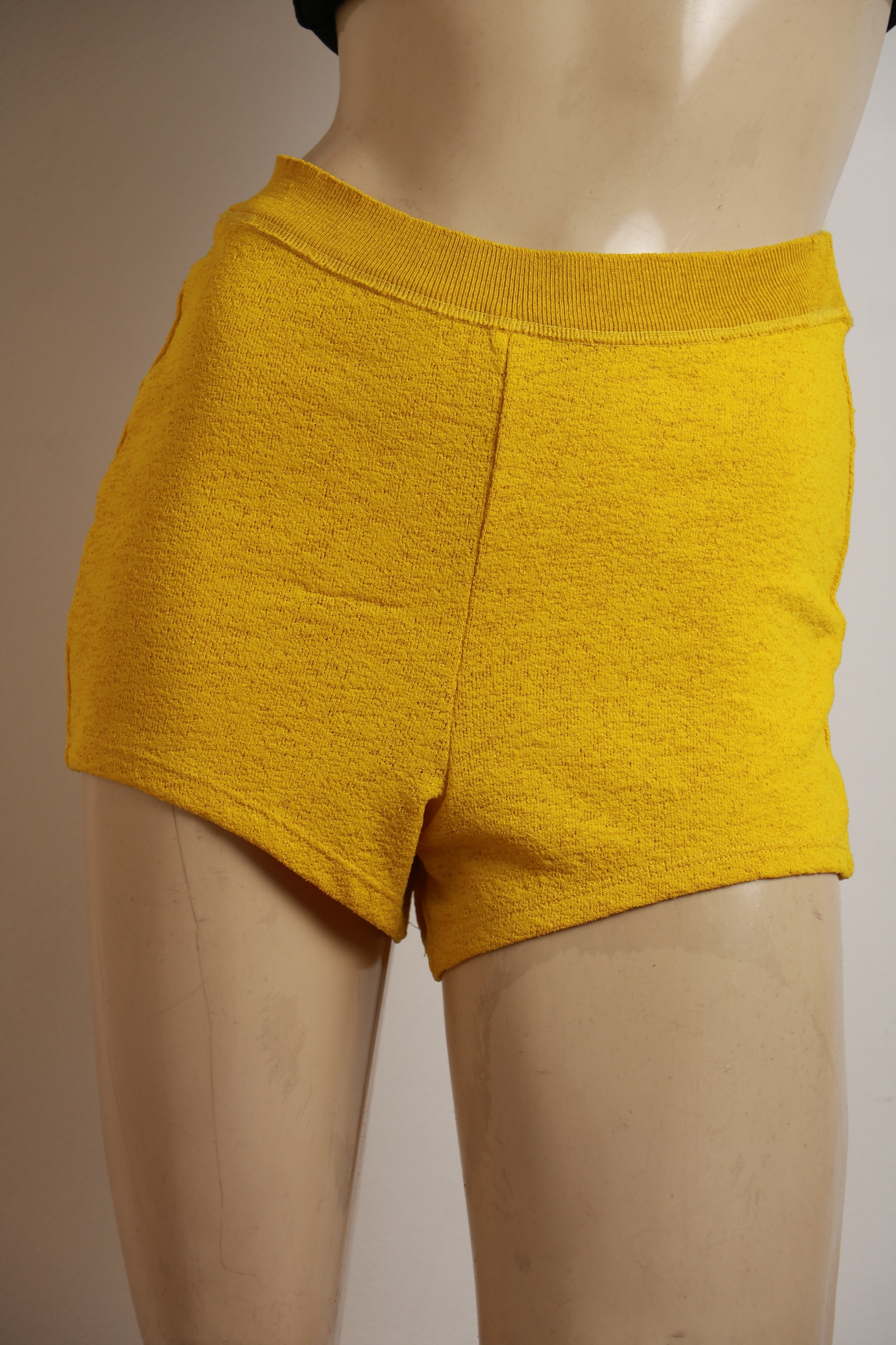 Shorts Amarelo
