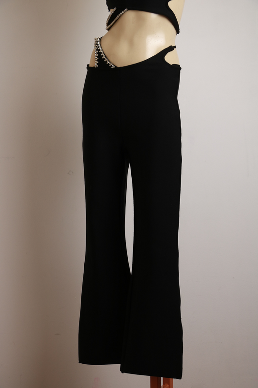 Calça Preta com Detalhe no Cós