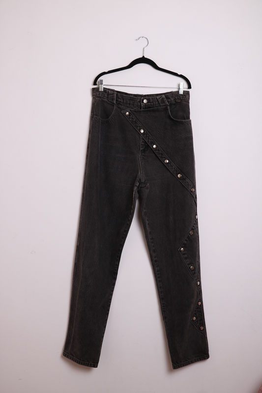 Calça Jeans Preta com Botões