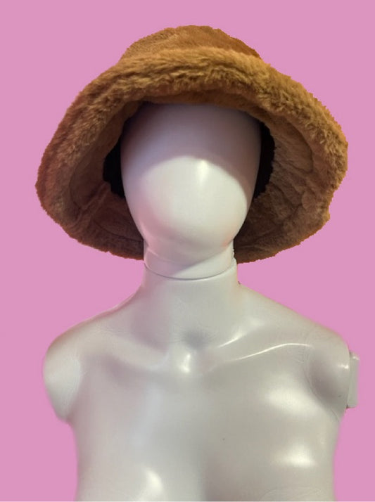 Bucket Hat Peludo Marrom